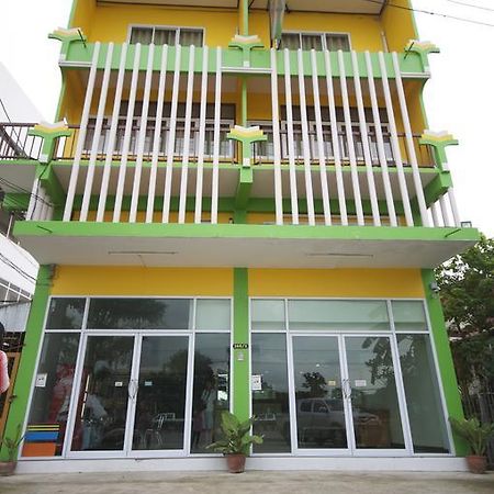 Phoonsab Hostel Phitsanulok Exterior photo